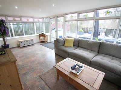 Conservatory/Lounge
